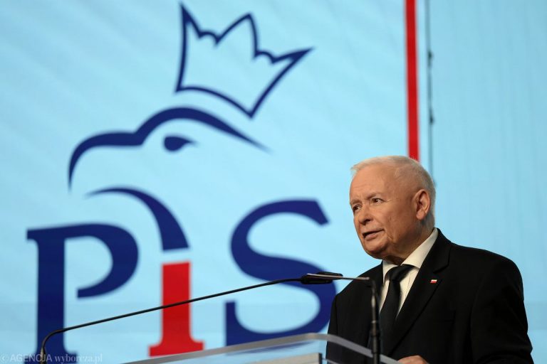 Když politický boj ohrožuje bezpečnost Evropy: v čem by se Česko mělo poučit z polského sporu o dodávky zbraní Ukrajině