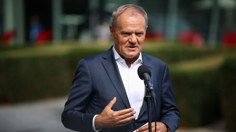 Tusk: Na východním křídle NATO jsme dnes v bezpečí jako nikdy dřív. Ukrajinci v Polsku ale zůstávají citlivým tématem