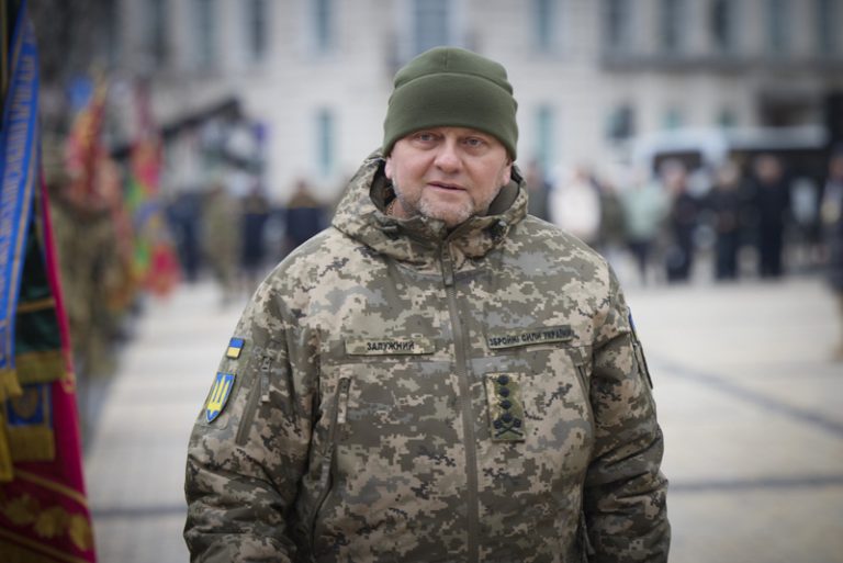 Výroky Zalužného o NATO podle expertů otevírají na Ukrajině novou debatu