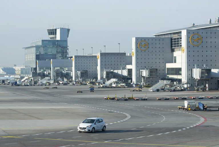 Na „letištní malárii“ zemřeli dva zaměstnanci letiště ve Frankfurtu