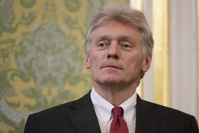 Peskov potvrdil návštěvu Ratcliffa v Moskvě, mluvil o zpravodajských kontaktech