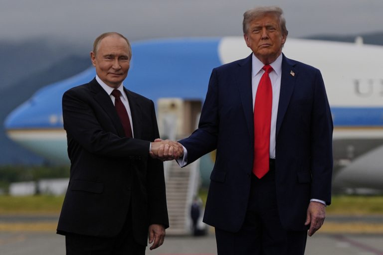 Průzkum: Trump je v ČR stejně neoblíbený jako Putin, nejvíce Zelenskyj a Rutte