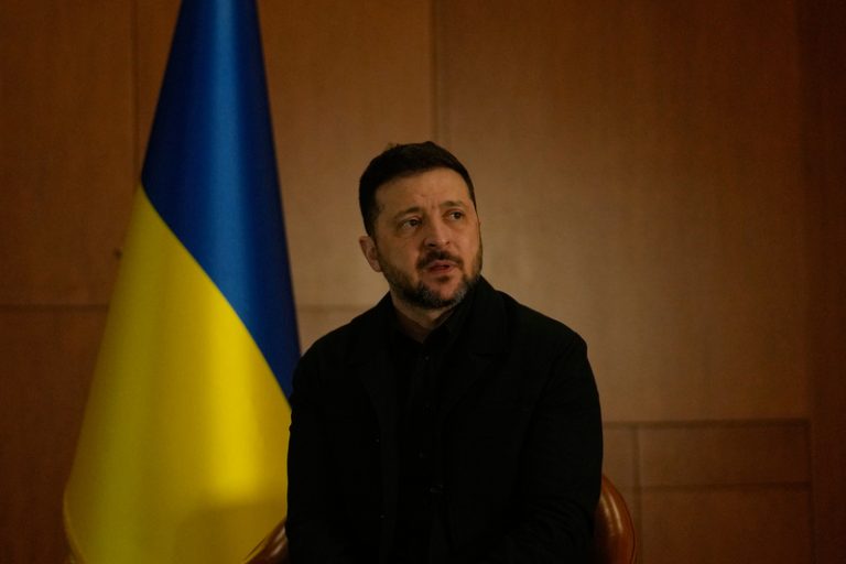 Ukrajina zasáhla v Rusku podnik Roskosmosu, uvedl Zelenskyj