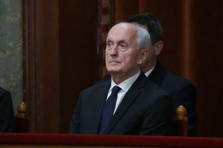 Maďarský parlament zvolil Andráse Baku novým prezidentem