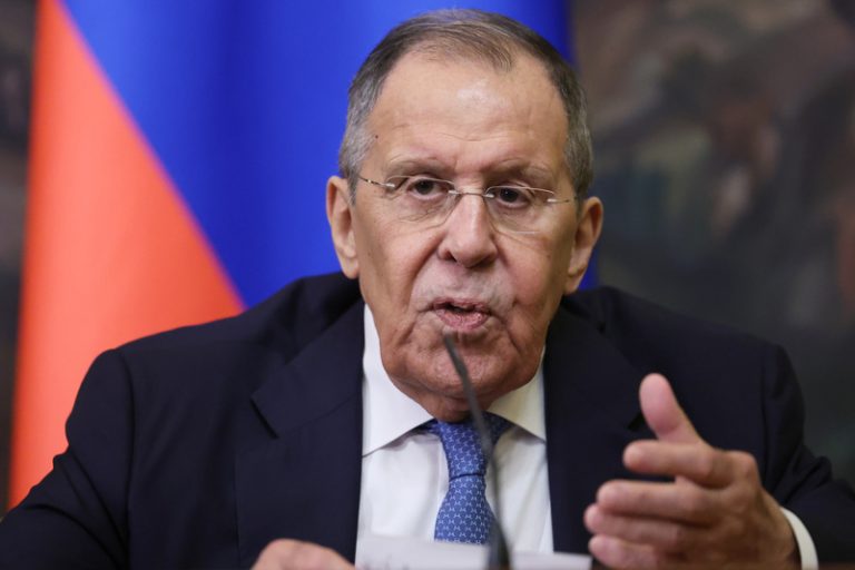Rusko zesílí snahy o zničení všeho, co Ukrajině dodává Západ, řekl Lavrov