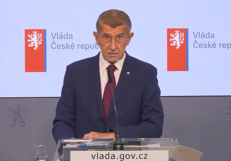 Babiš vyčetl zpravodajcům pozdní informování o dezinformacích