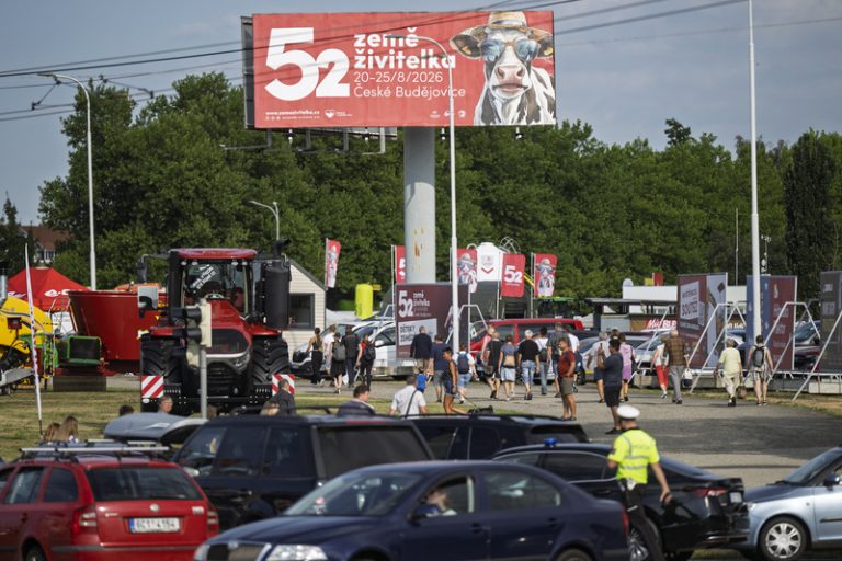 V Č. Budějovicích začala Země živitelka, před branami čekaly stovky lidí
