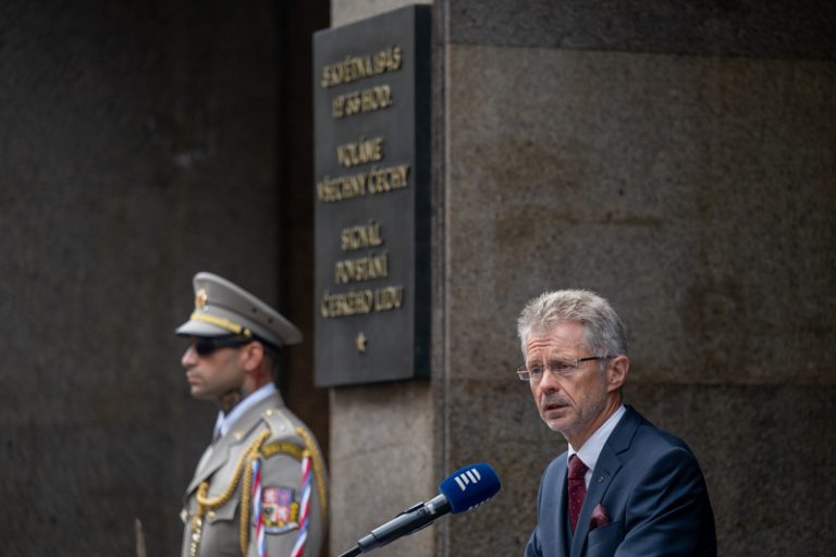 Na emigraci po srpnu doplácíme dodneška, řekl na NeverMore 68 Vystrčil