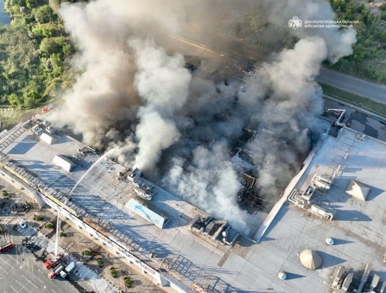 V Kryvém Rihu pokračuje pátrání po lidech ve vybombardovaném nákupním centru