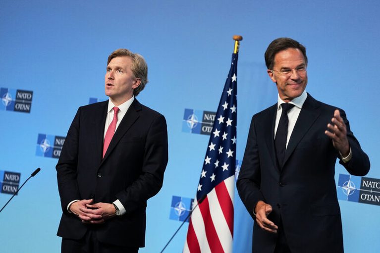 Rutte: USA se spojenci z NATO konzultují rozmístění svých sil v Evropě