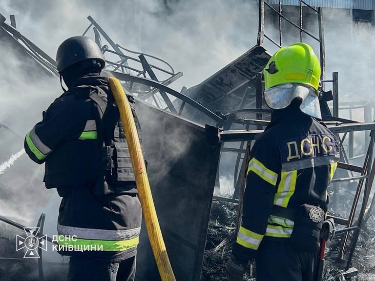 Při ruském útoku u ukrajinské Buči zahynulo 37 lidí, zasažen byl vojenský sklad