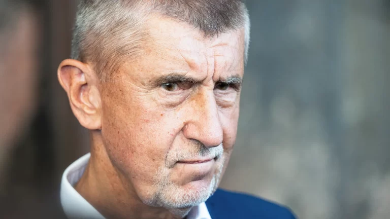 „Zuřím vzteky, Babiš si dělá, co chce.“ Kraje rozzlobila nula na opravy silnic