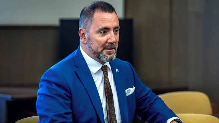 Ministerstvo obnovilo jednání se skupinou Sev.en o rozdělení peněz z rekultivací