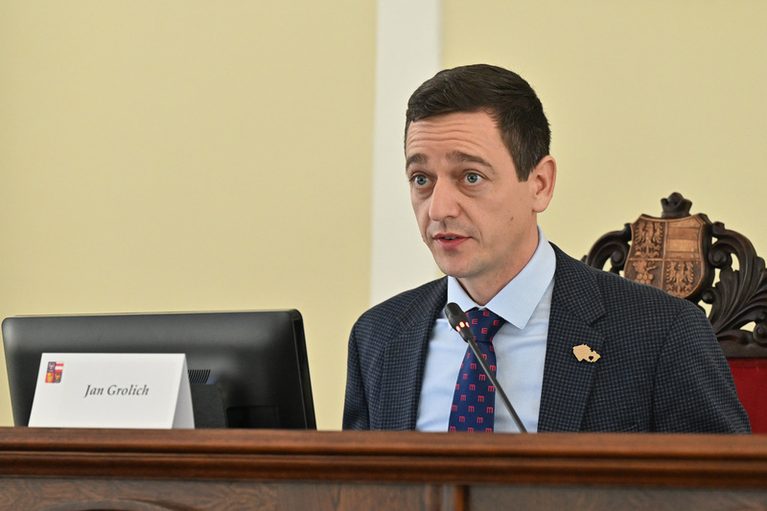 Grolich: Kraje stále neznají metodiku k chystanému zdanění veřejné dopravy