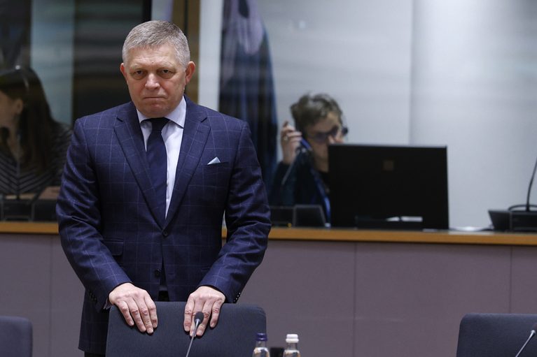 Slovenské koalici hrozí podle premiéra Fica kvůli výměně ministra ztráta většiny
