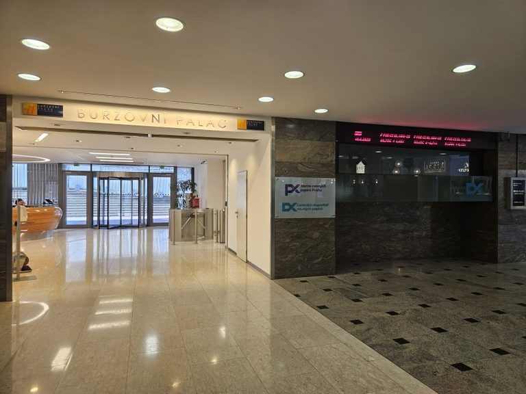 Pražská burza klesla pod 2800 bodů, dolů ji tlačily akcie zbrojovek