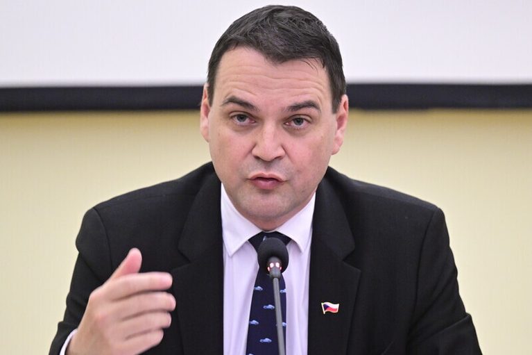 Macinka chystá změnu notifikací ruských diplomatů