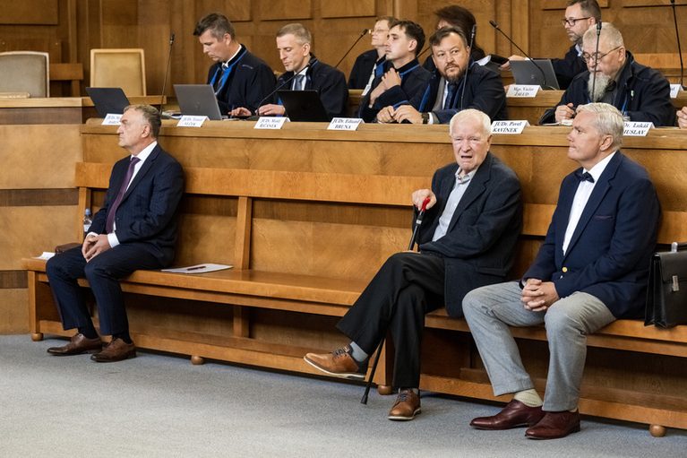 Obžalovaní v kauze privatizace MUS odmítli před soudem vinu