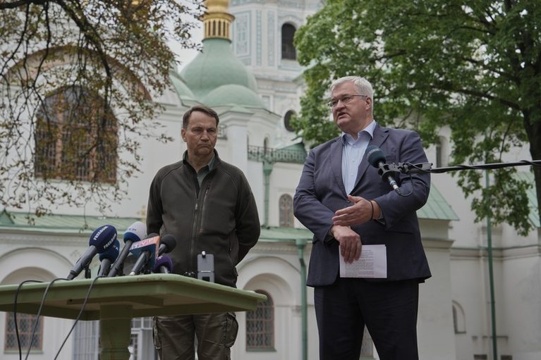Ruské drony útočily poblíž polské hranice, zasáhly vlak do Varšavy
