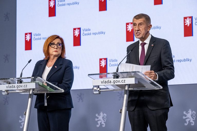 Ke snížení schodku by podle Babiše měly přispět hlavně úspory