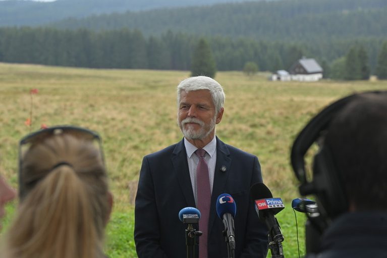Pavel postrádá obecnou debatu o veřejné službě, nemá se mluvit jen o poplatcích