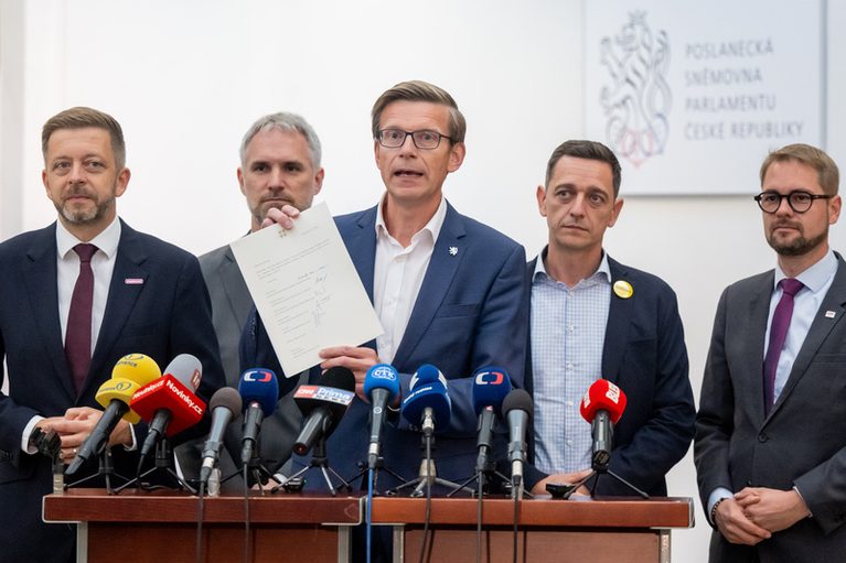 Tématy schůze o nedůvěře budou rozpočet, střet zájmů a útoky na instituce