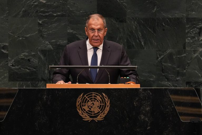 Lavrov v OSN obvinil Evropu, že oproti USA brání mírovým plánům pro Ukrajinu