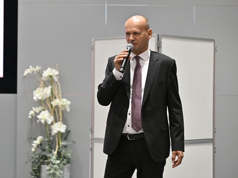 Zlínskou univerzitu povede další čtyři roky rektor Milan Adámek