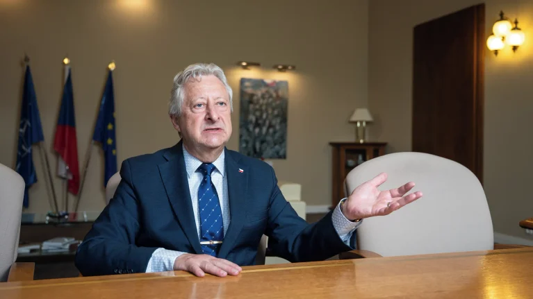 Ministr Zůna nakonec do Číny nepojede, oznámil Okamura