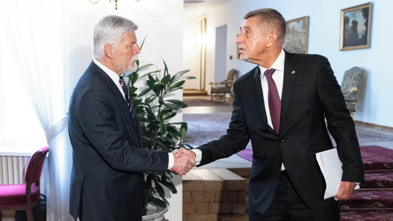 Nechceme spory mezi Hradem a premiérem, vzkazují voliči ANO Babišovi