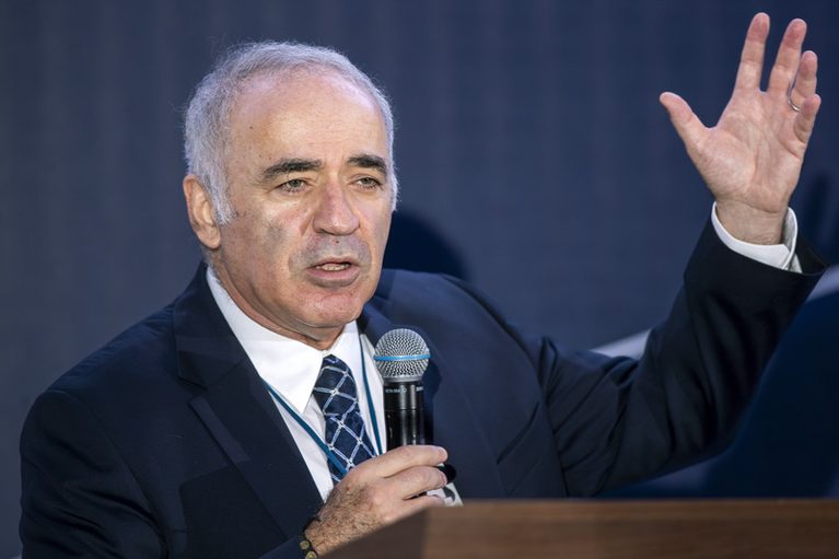 Kasparov dostal od tajných služeb USA a Litvy varování před ohrožením života