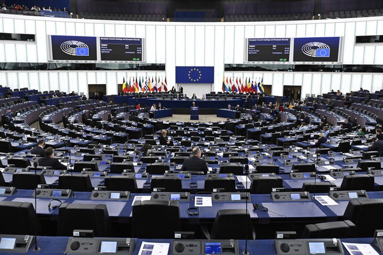 EP bude jednat o eskalaci ruských útoků v EU, zejména v oblasti Černého moře
