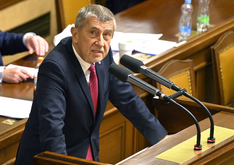 Babiš slíbil jednání s bankami o hypotékách i snižování schodků