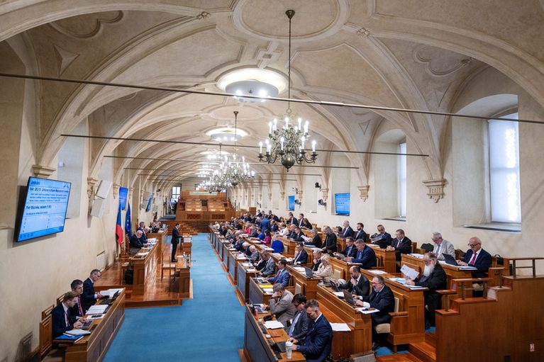 STEM: Přibylo lidí, kteří považují Senát za pojistku demokracie