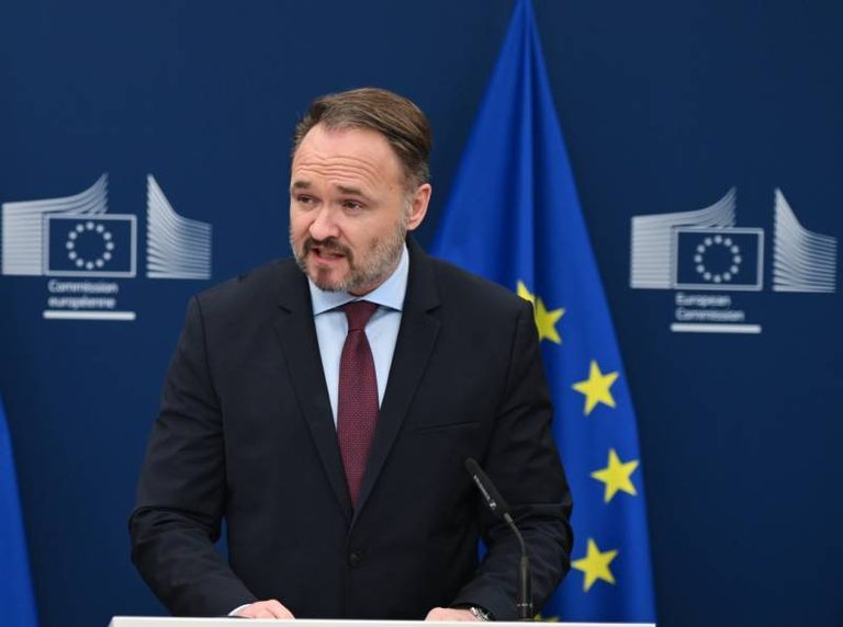 Eurokomisař: EU se neobává nedostatku energií, problémem jsou jejich vysoké ceny