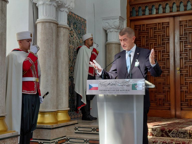 Babiš odmítl výzvu ředitele ČRo k veřejnému jednání o poplatcích