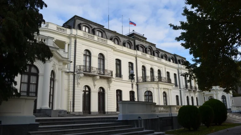 Ruské velvyslanectví v Praze se zaměřuje na český mediální prostor