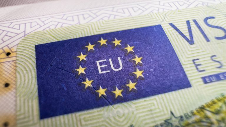 Schengen není dálnice pro Kreml: Brusel chce sjednotit pravidla pro ruská víza